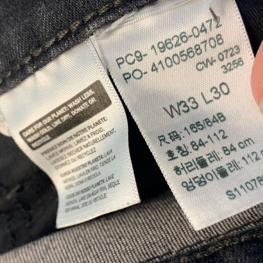 Levi Strauss 311 Shaping Skinny Black Denim Jeans, size 33 - Picture 6 of 16